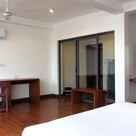 Hotel J Negombo Exteriör bild