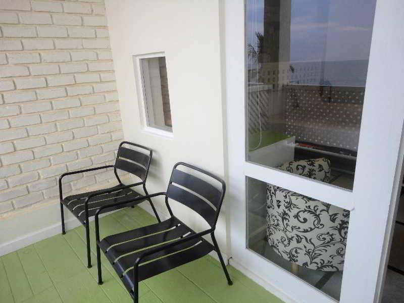 Hotel J Negombo Exteriör bild