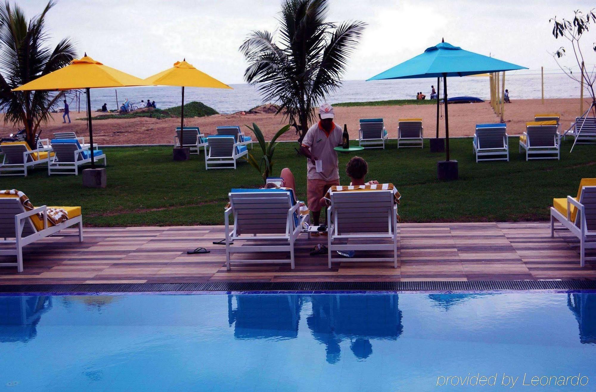 Hotel J Negombo Exteriör bild