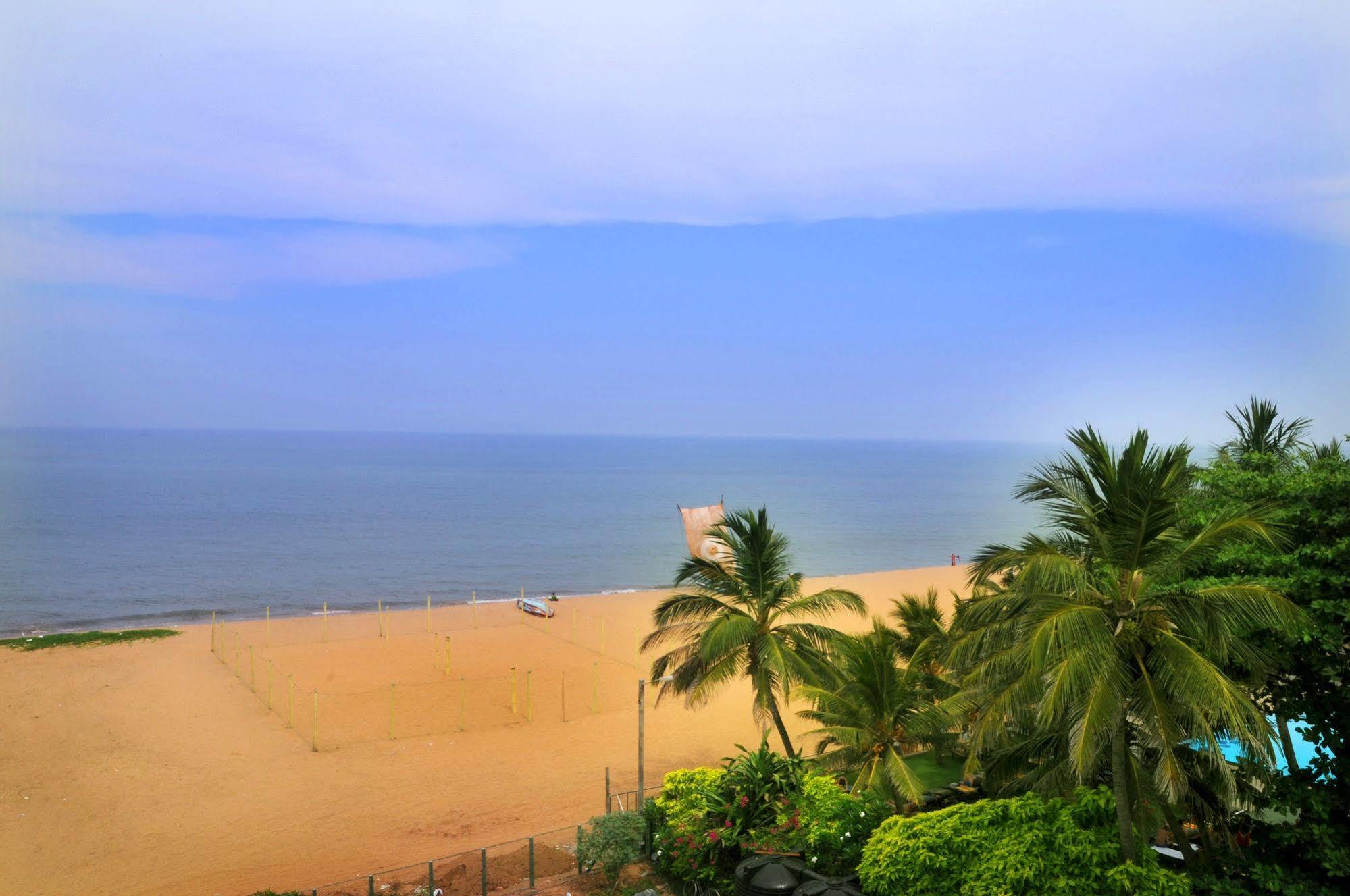 Hotel J Negombo Exteriör bild